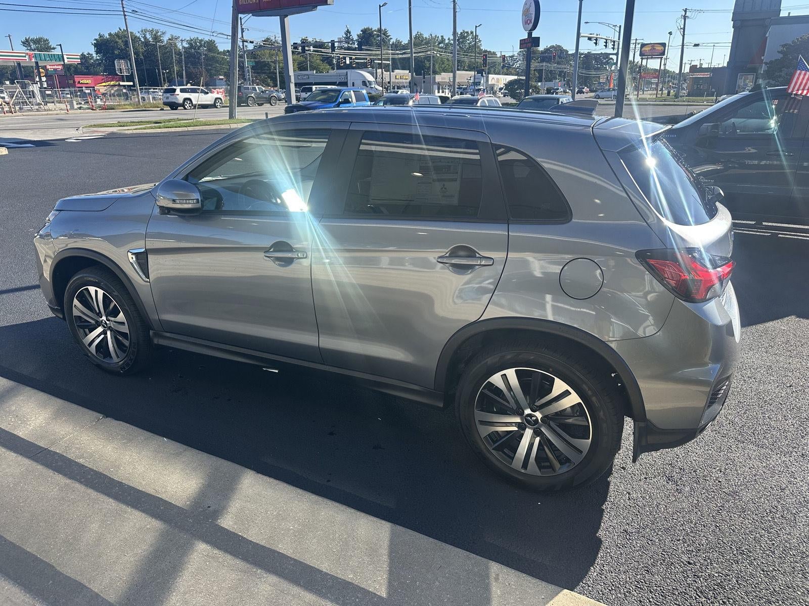 2027 Mitsubishi Outlander Sport SE
