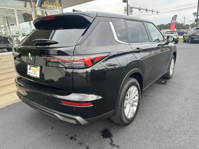 2026 Mitsubishi Outlander ES