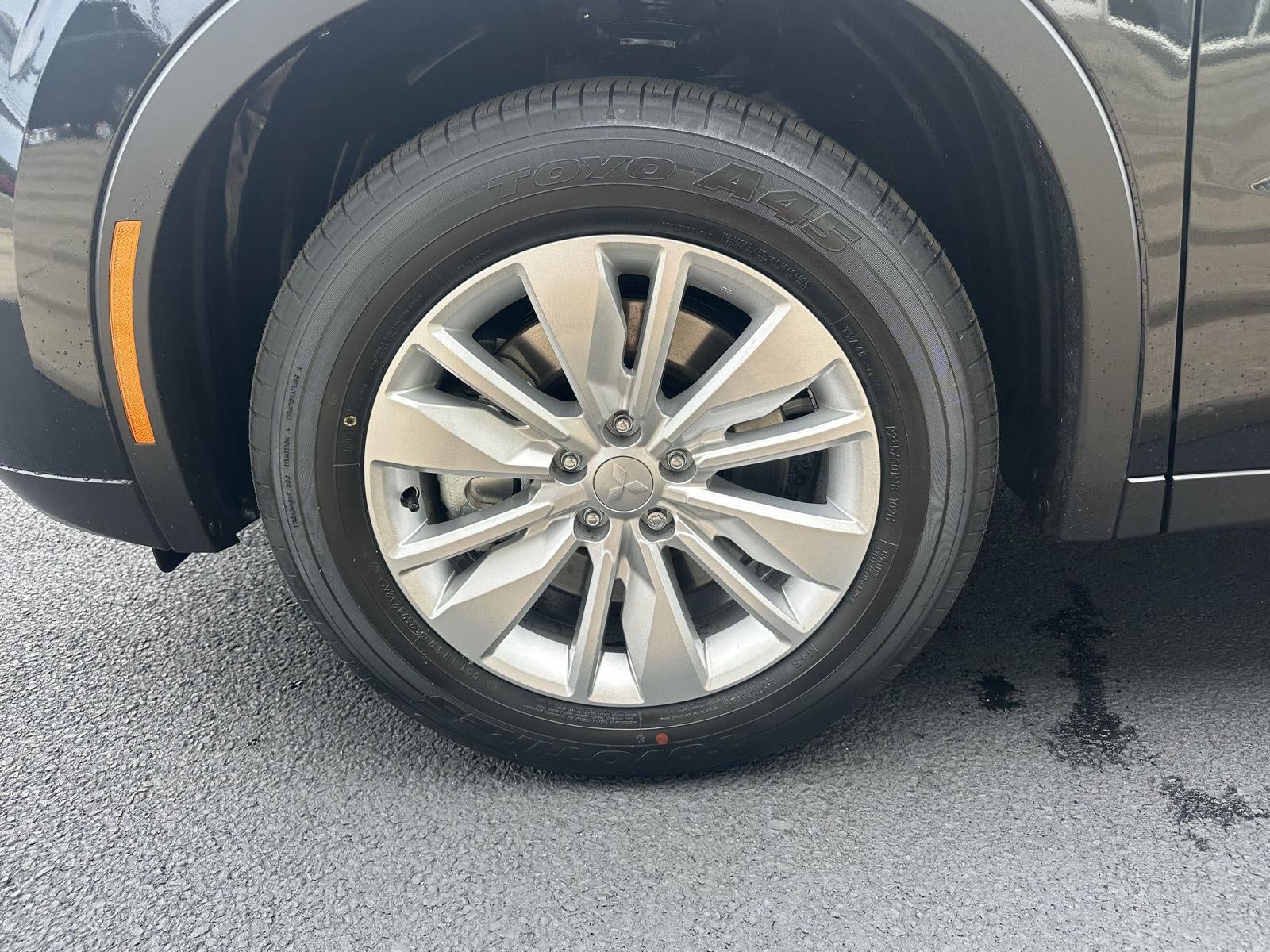 2026 Mitsubishi Outlander ES