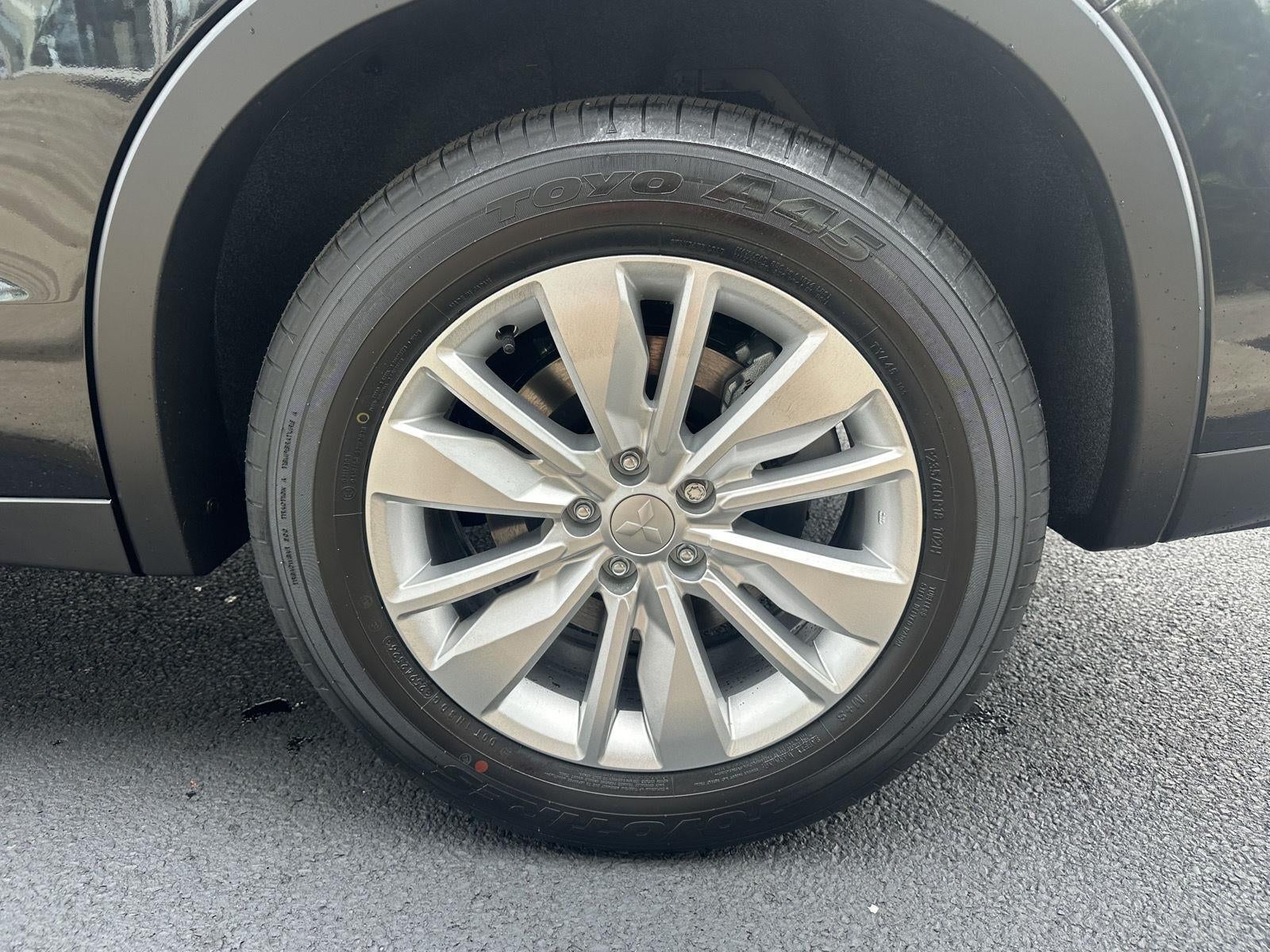 2026 Mitsubishi Outlander ES