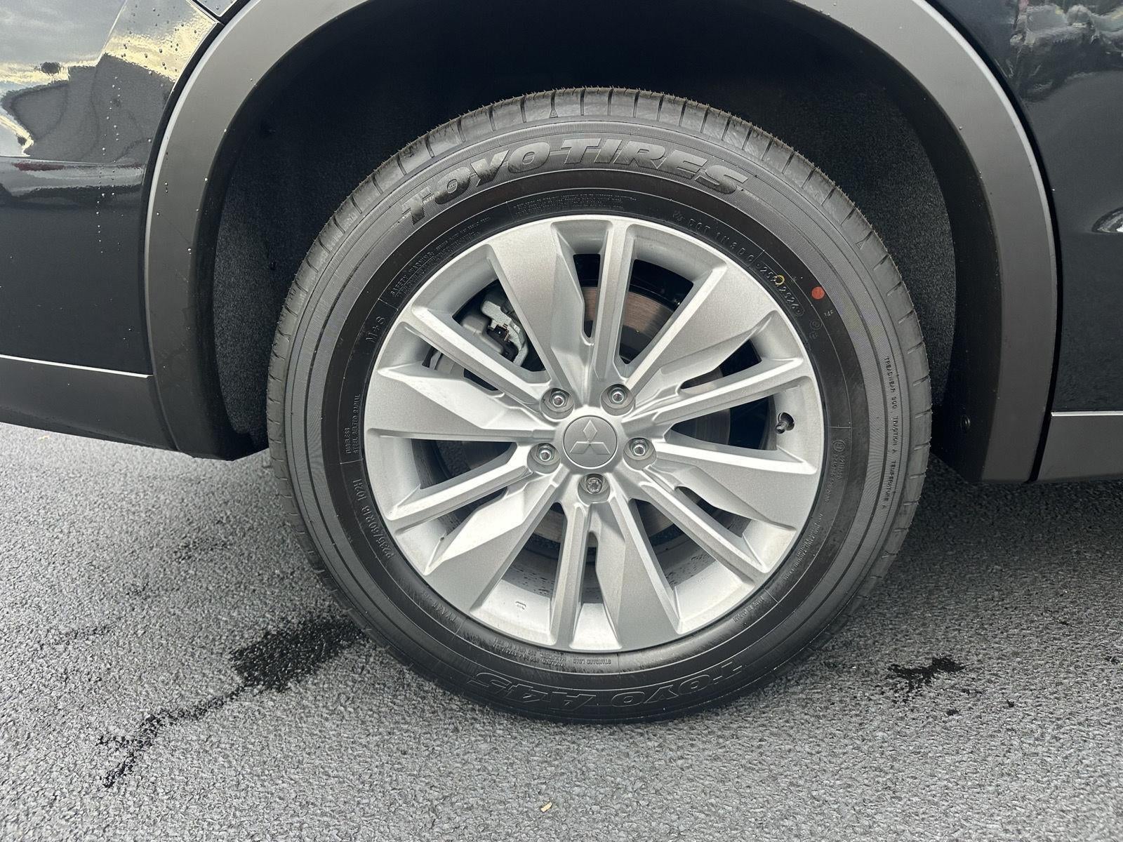 2026 Mitsubishi Outlander ES