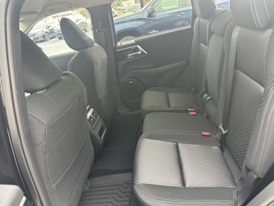 2026 Mitsubishi Outlander ES