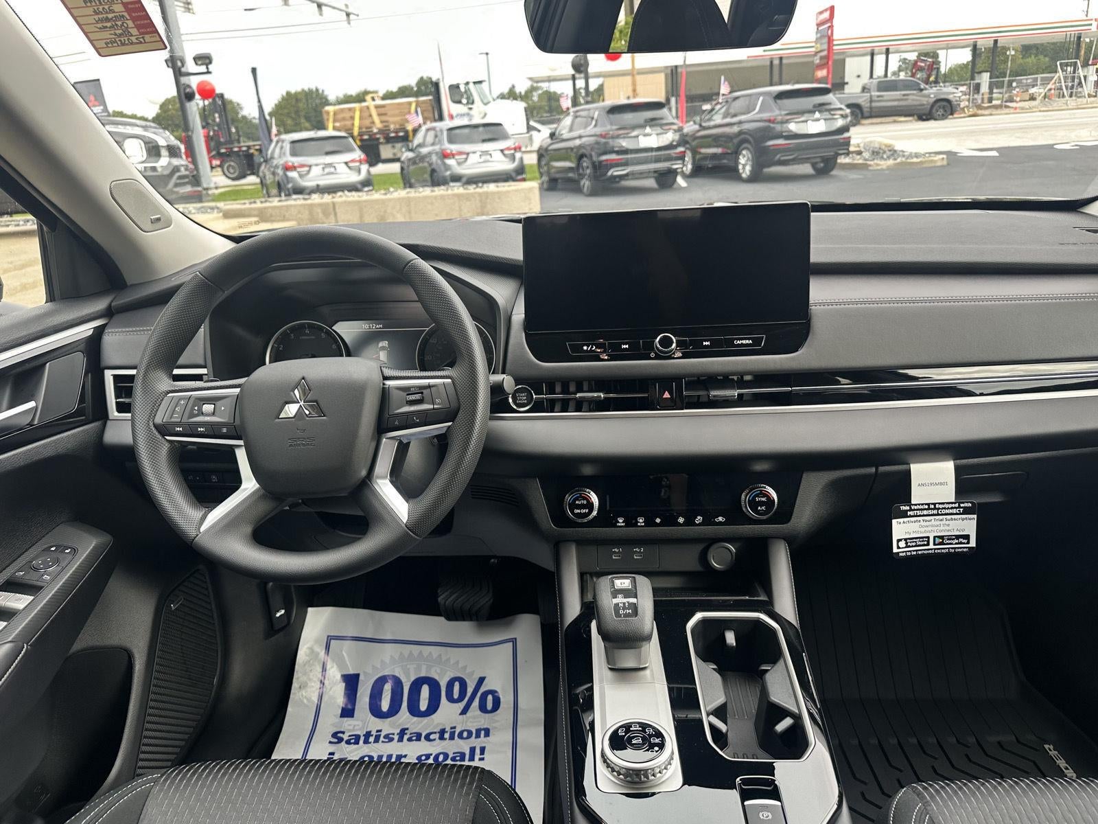 2026 Mitsubishi Outlander ES