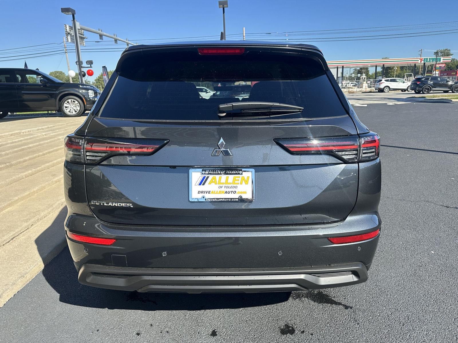 2026 Mitsubishi Outlander ES