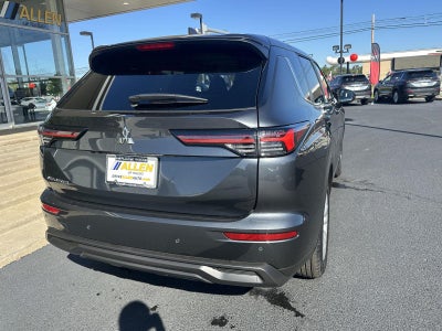 2026 Mitsubishi Outlander ES