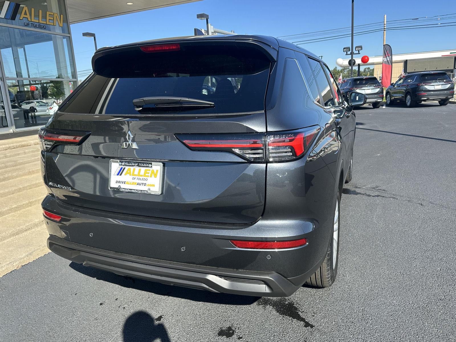 2026 Mitsubishi Outlander ES