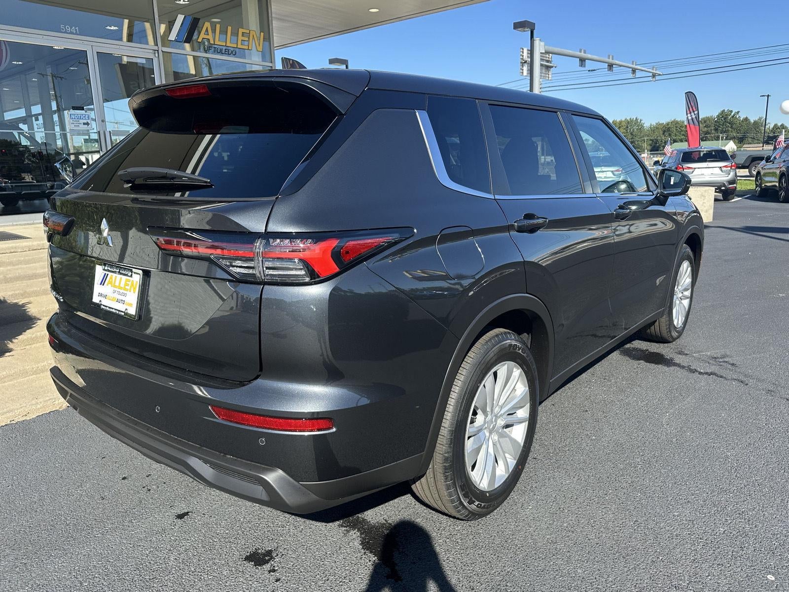 2026 Mitsubishi Outlander ES