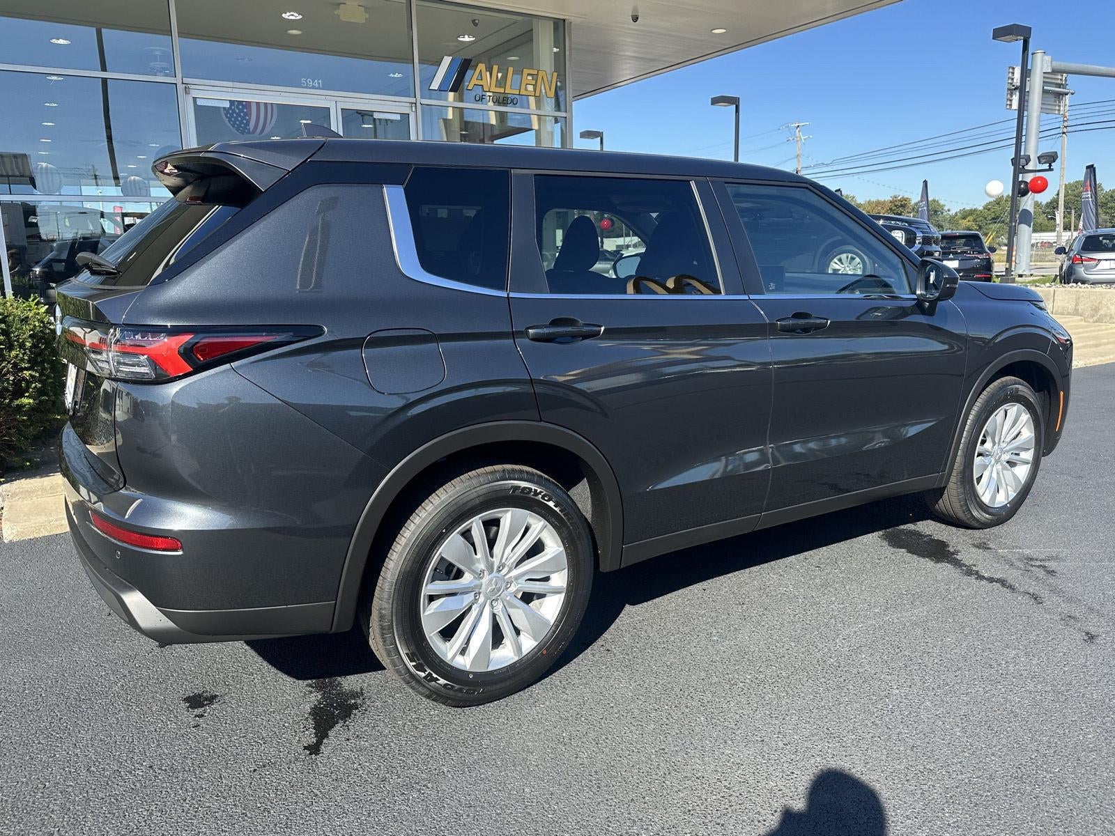 2026 Mitsubishi Outlander ES