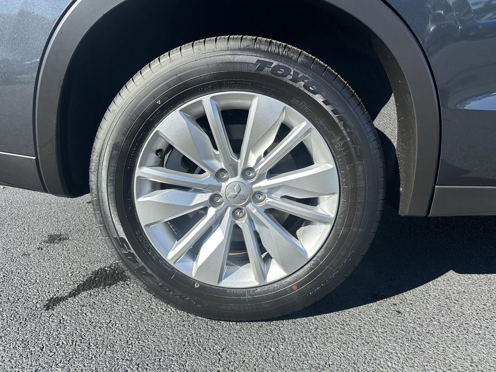 2026 Mitsubishi Outlander ES