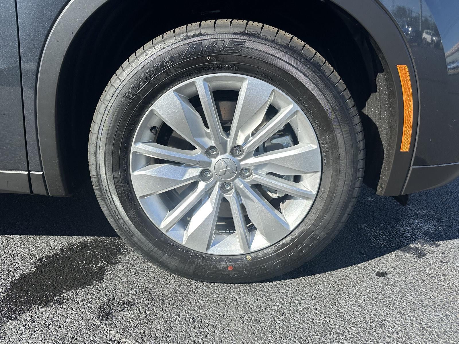 2026 Mitsubishi Outlander ES