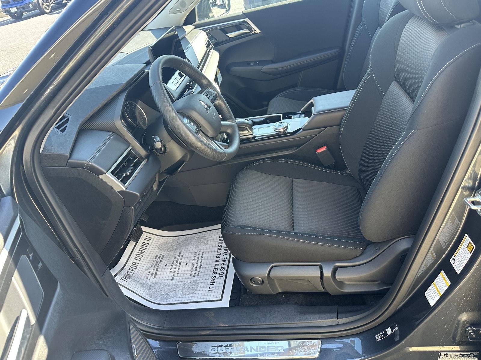 2026 Mitsubishi Outlander ES