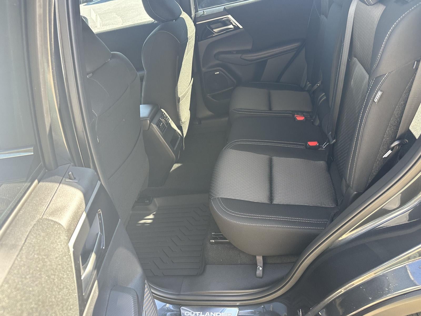 2026 Mitsubishi Outlander ES