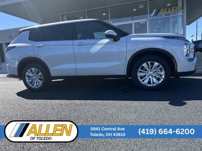 2026 Mitsubishi Outlander ES