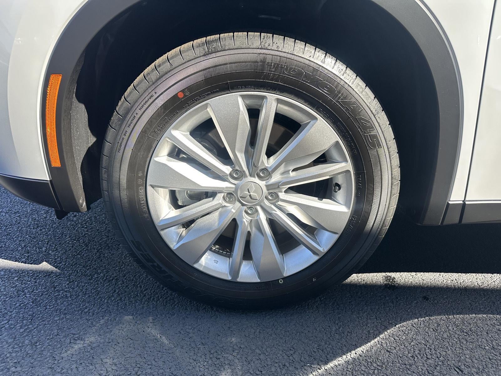 2026 Mitsubishi Outlander ES