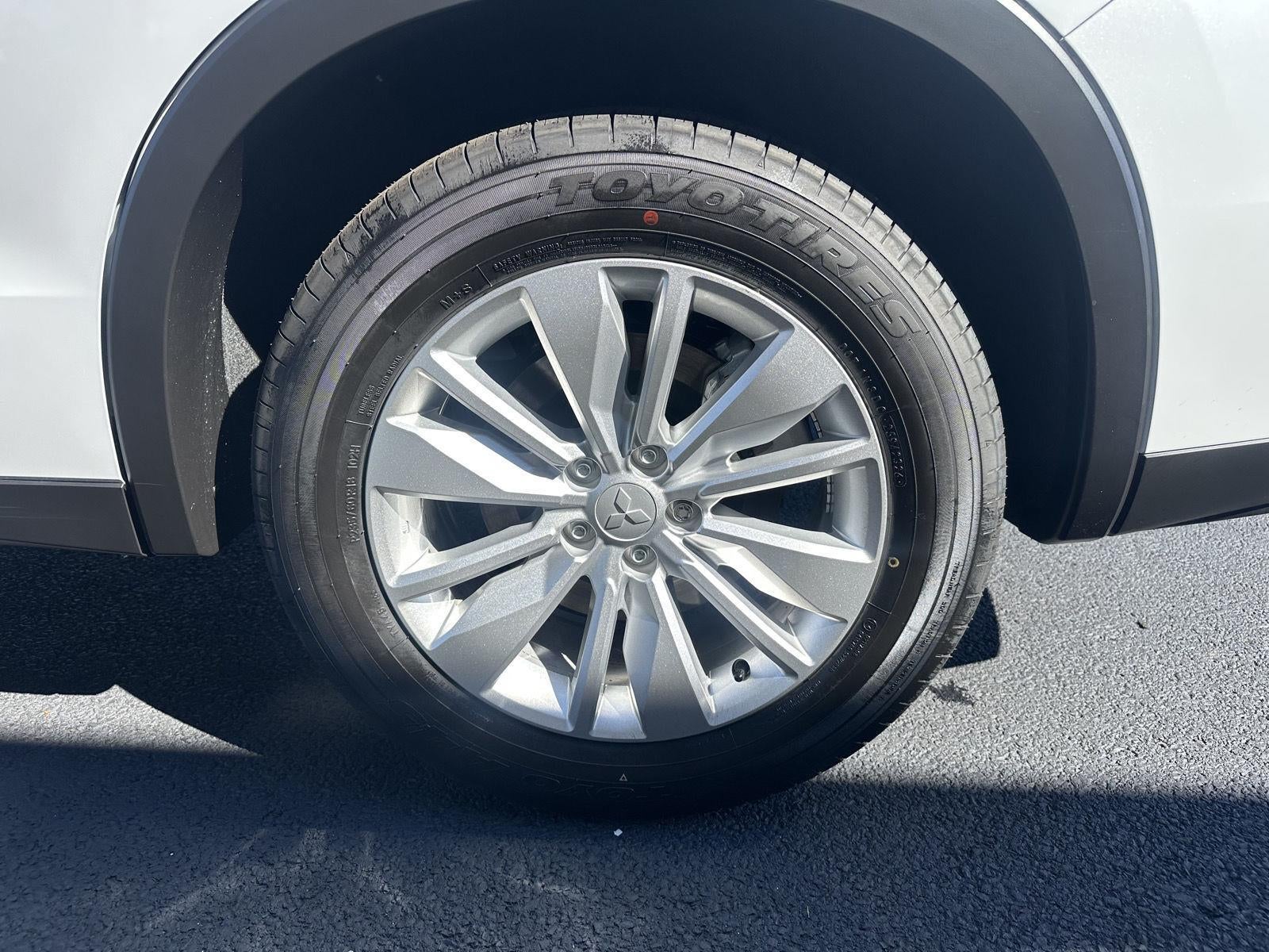 2026 Mitsubishi Outlander ES