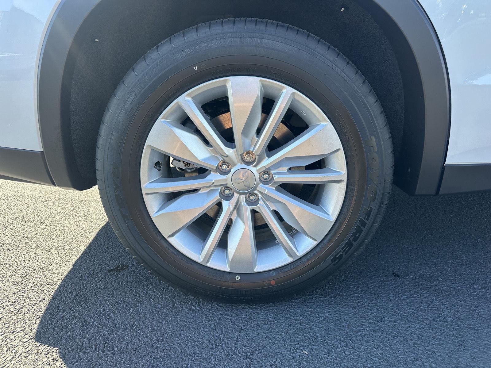 2026 Mitsubishi Outlander ES