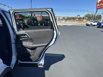 2026 Mitsubishi Outlander ES