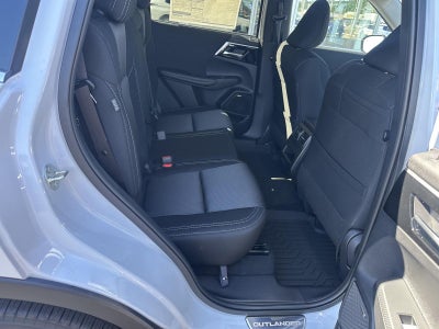 2026 Mitsubishi Outlander ES