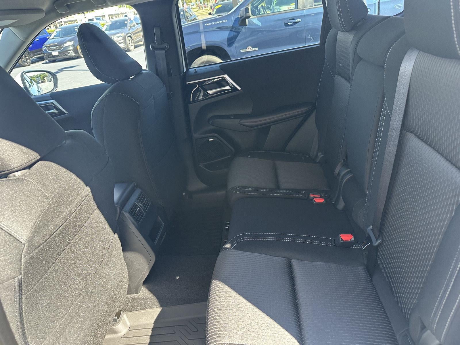 2026 Mitsubishi Outlander ES