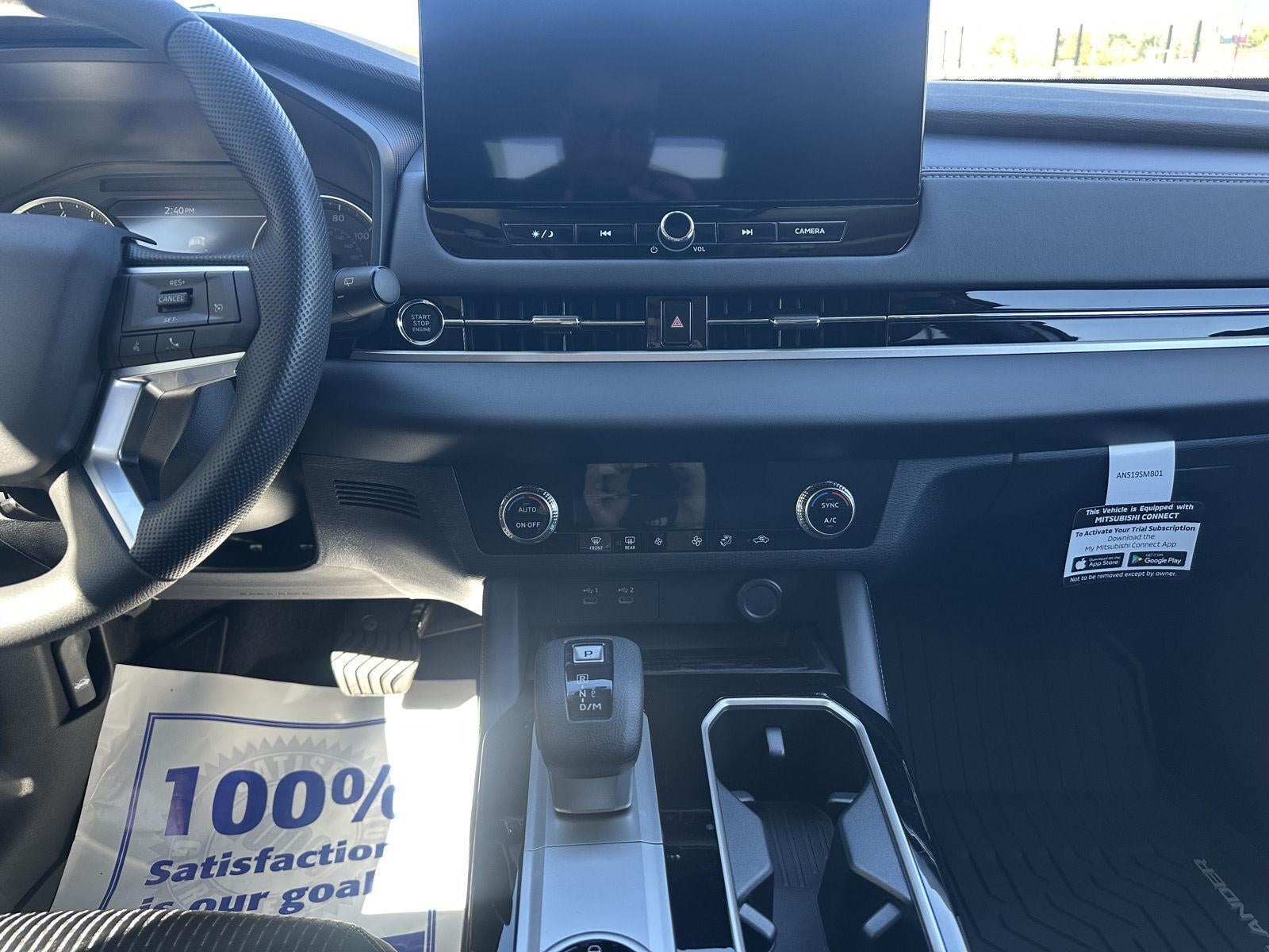 2026 Mitsubishi Outlander ES