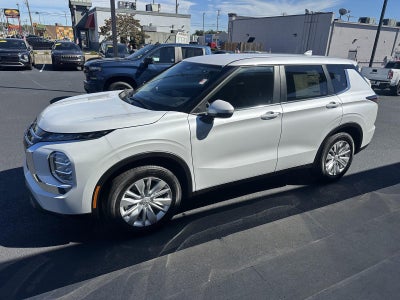 2026 Mitsubishi Outlander ES