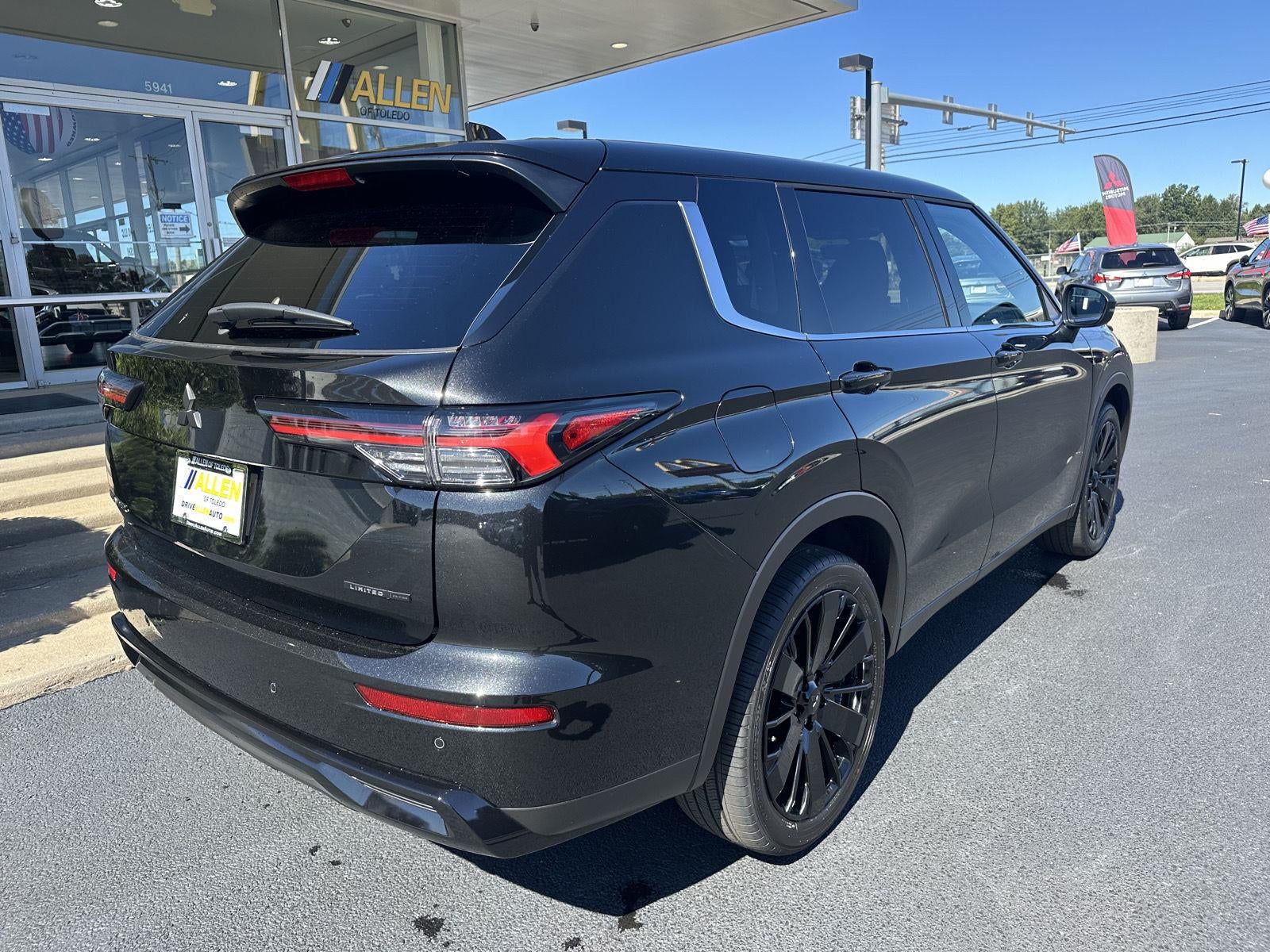 2026 Mitsubishi OUTLANDER LE FWD