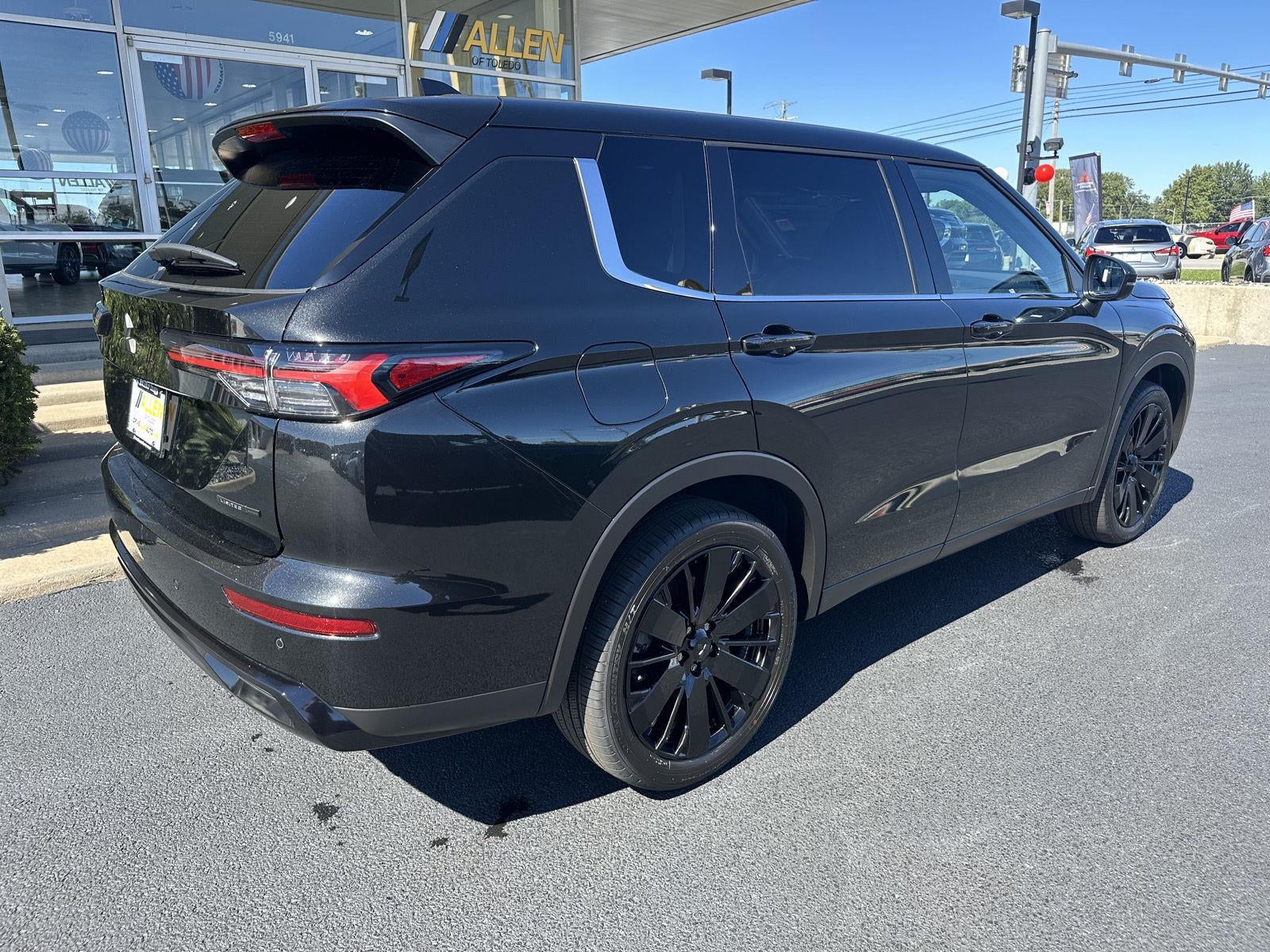 2026 Mitsubishi OUTLANDER LE FWD