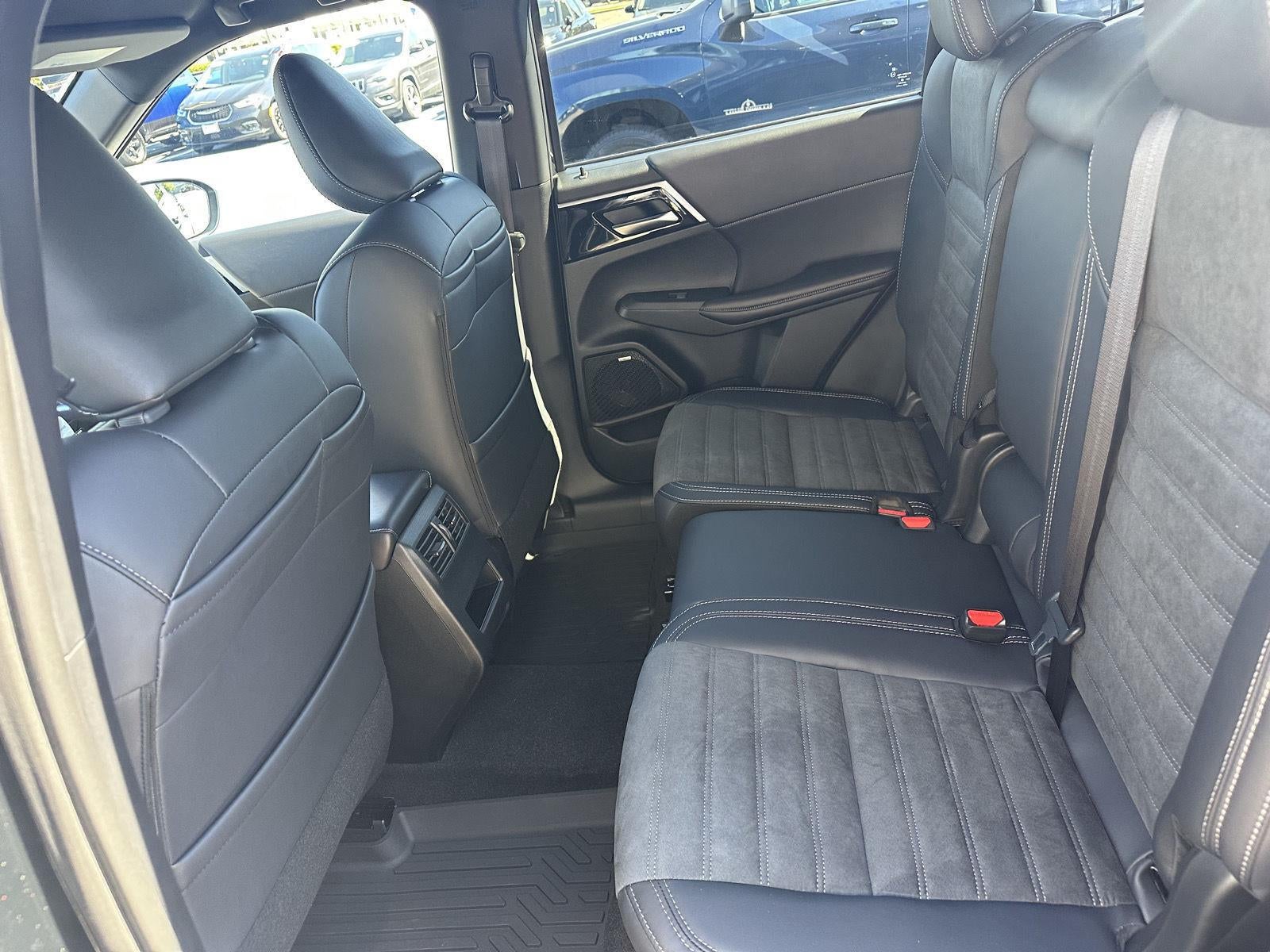 2026 Mitsubishi OUTLANDER LE FWD