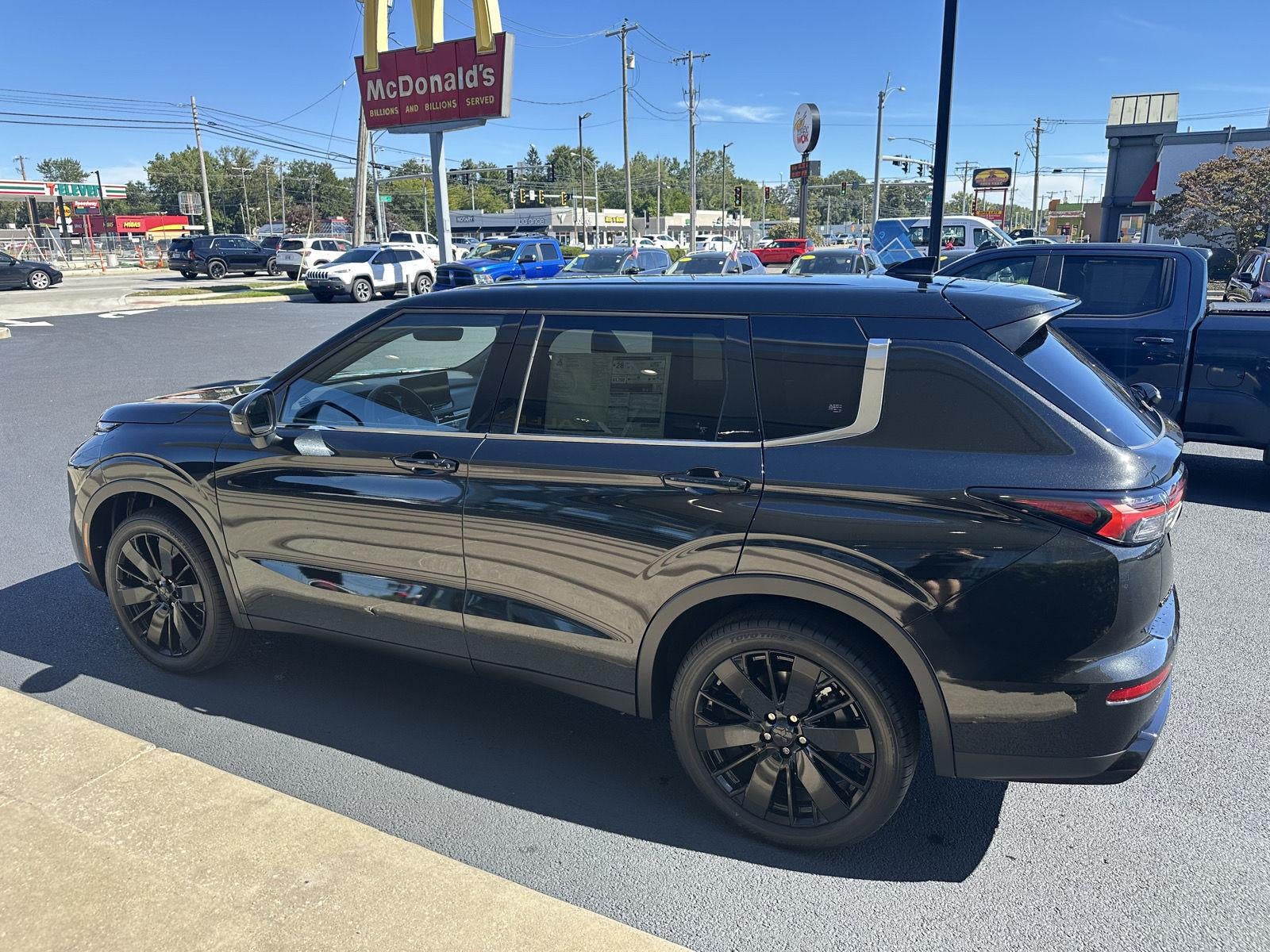2026 Mitsubishi OUTLANDER LE FWD