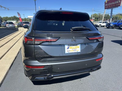 2026 Mitsubishi Outlander LE
