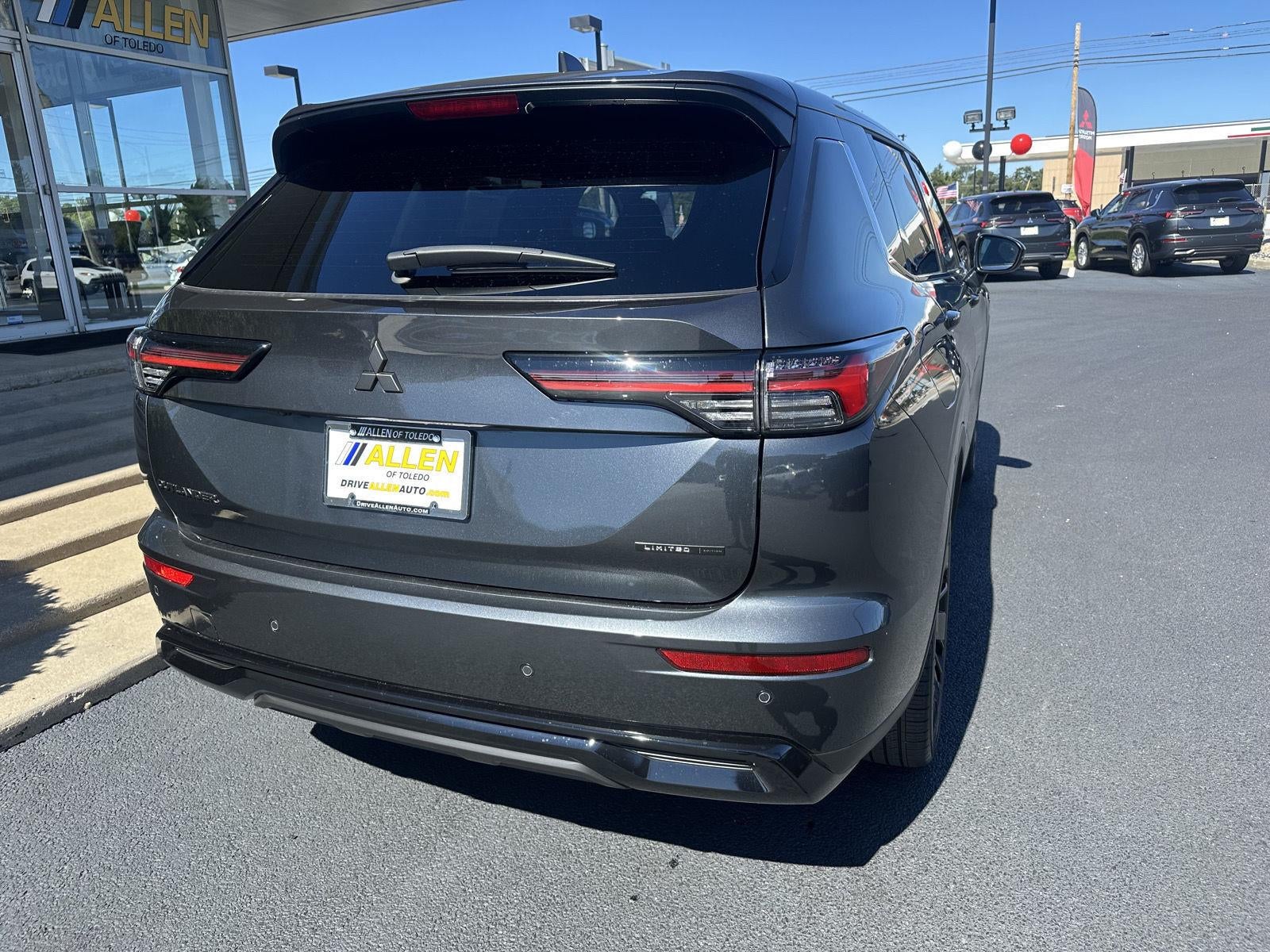 2026 Mitsubishi Outlander LE