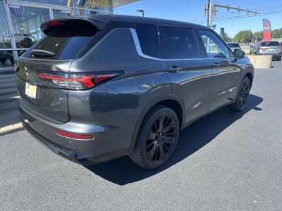 2026 Mitsubishi Outlander LE