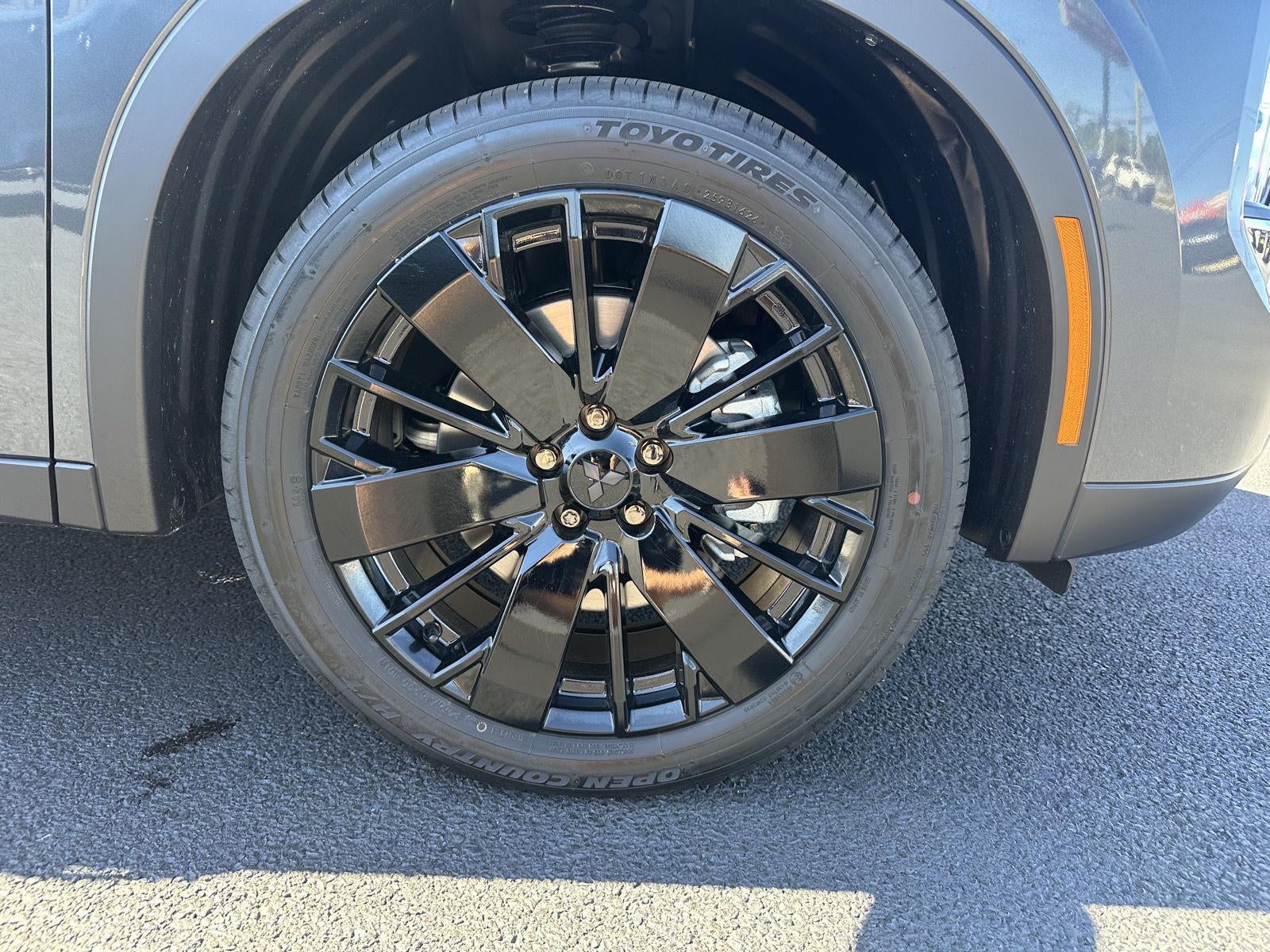 2026 Mitsubishi Outlander LE
