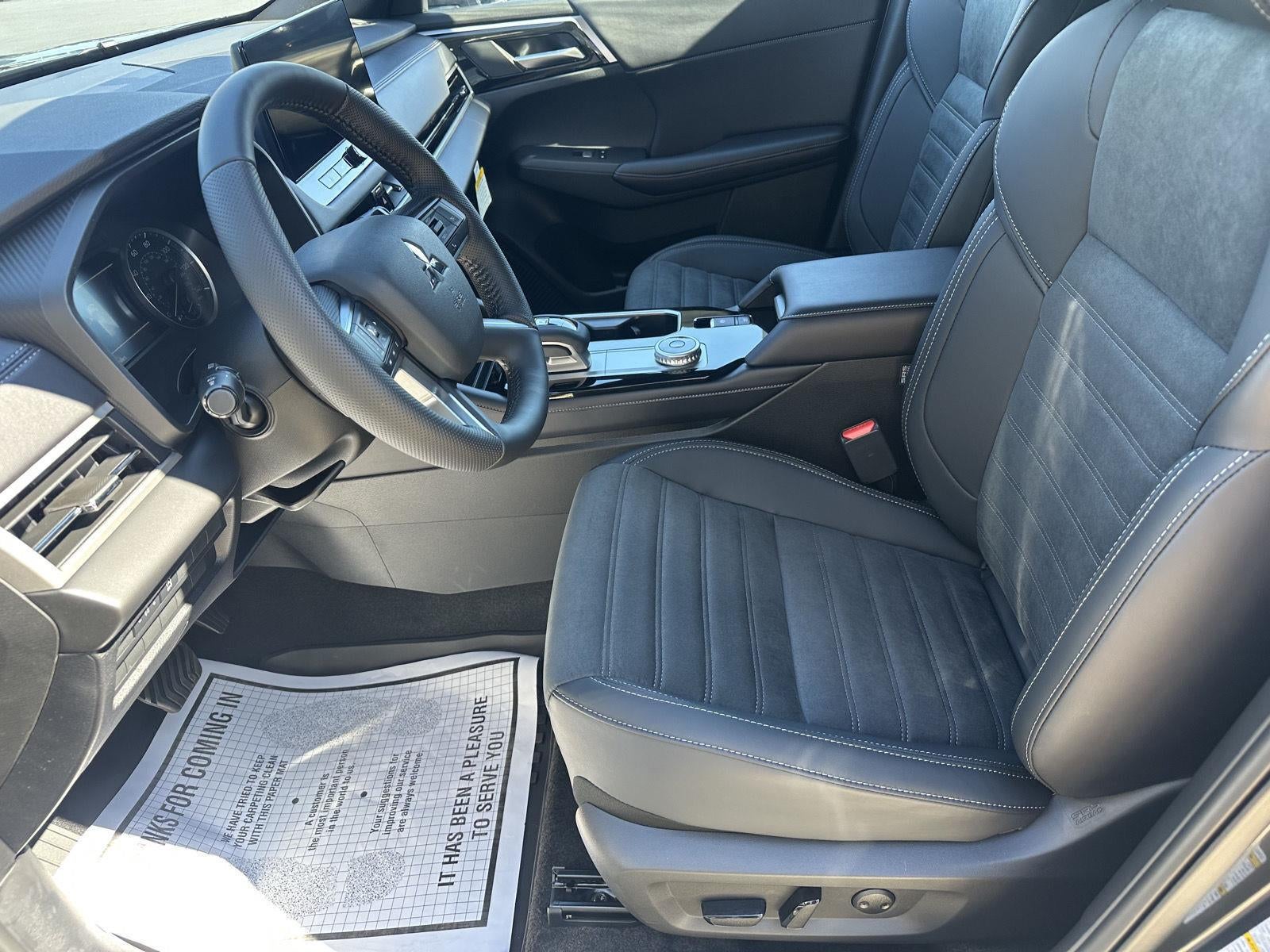 2026 Mitsubishi Outlander LE