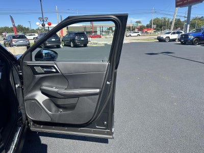 2026 Mitsubishi Outlander LE