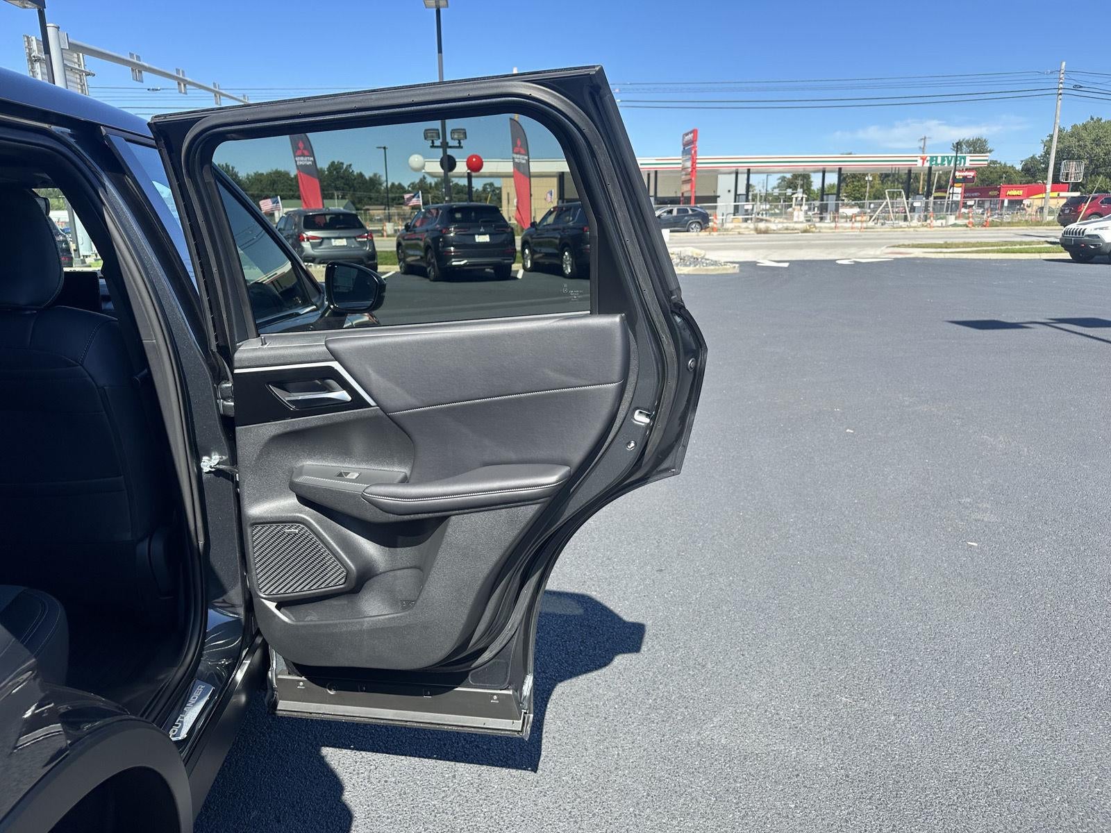2026 Mitsubishi Outlander LE