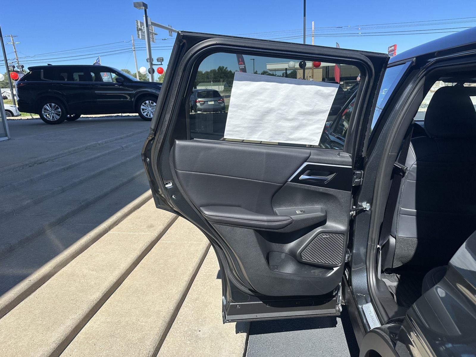 2026 Mitsubishi Outlander LE