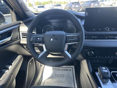 2026 Mitsubishi Outlander LE