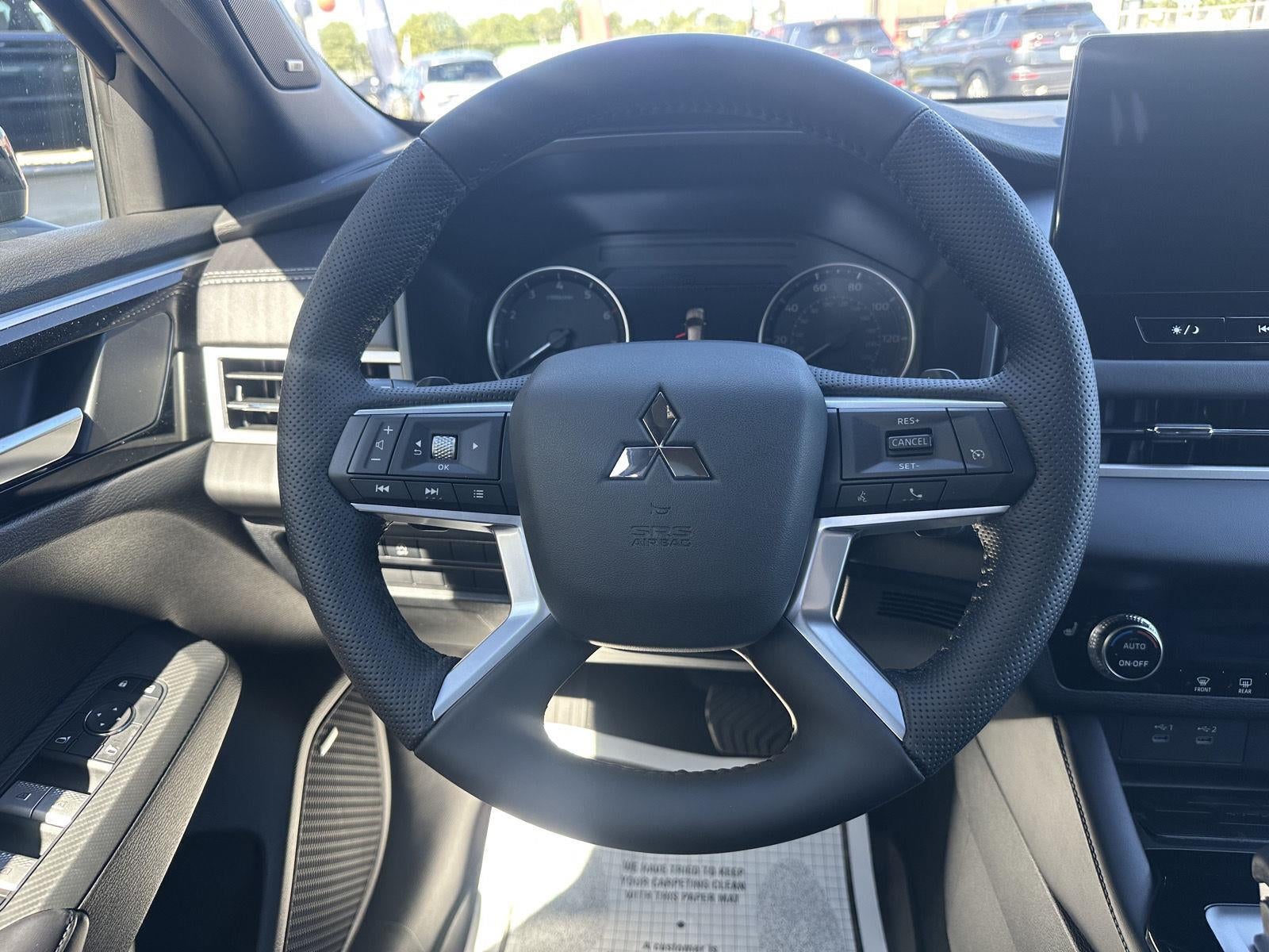 2026 Mitsubishi Outlander LE