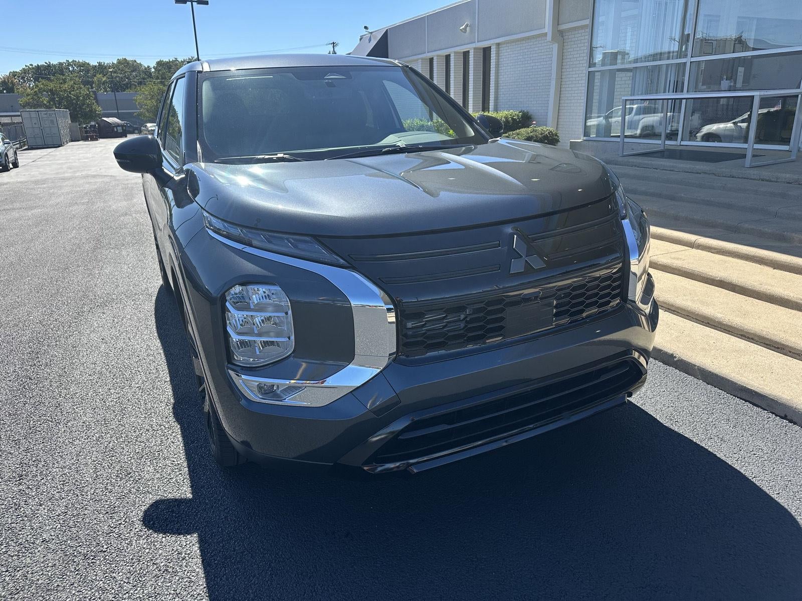 2026 Mitsubishi Outlander LE