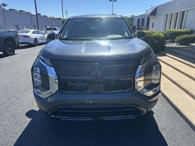 2026 Mitsubishi Outlander LE