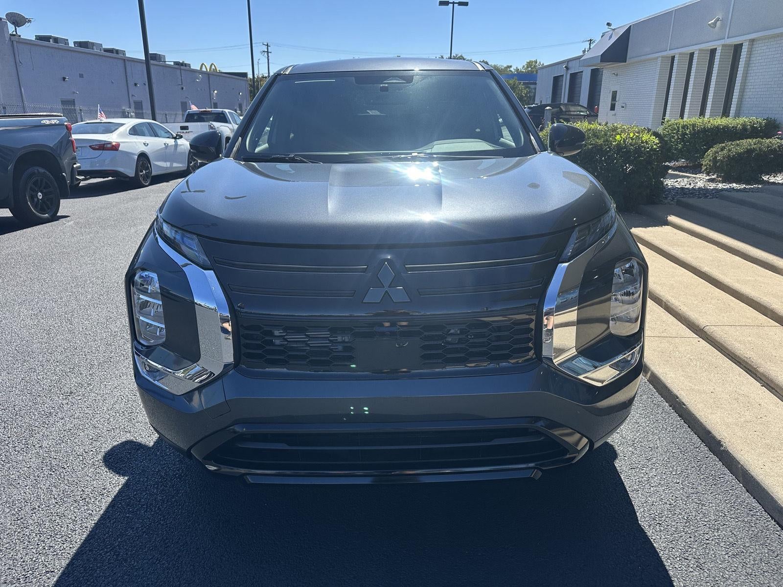 2026 Mitsubishi Outlander LE