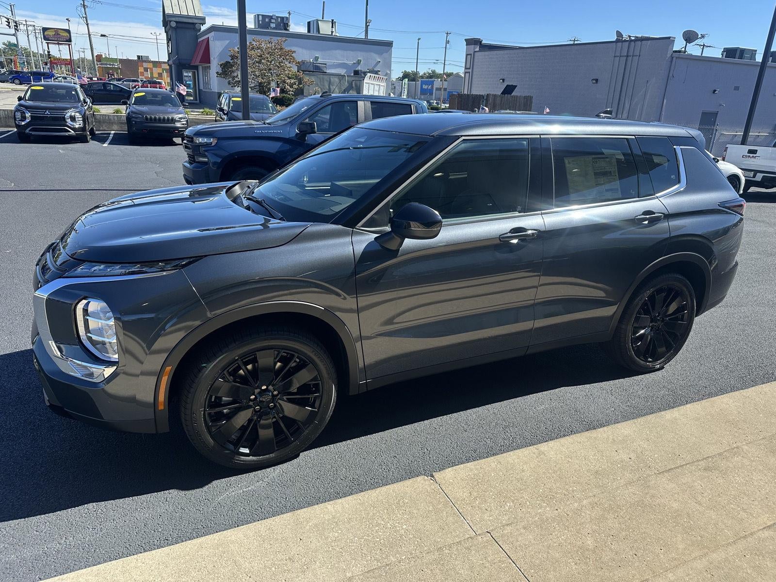 2026 Mitsubishi Outlander LE
