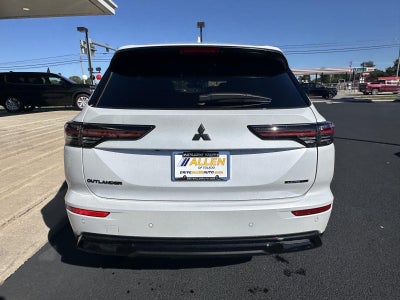 2026 Mitsubishi Outlander LE