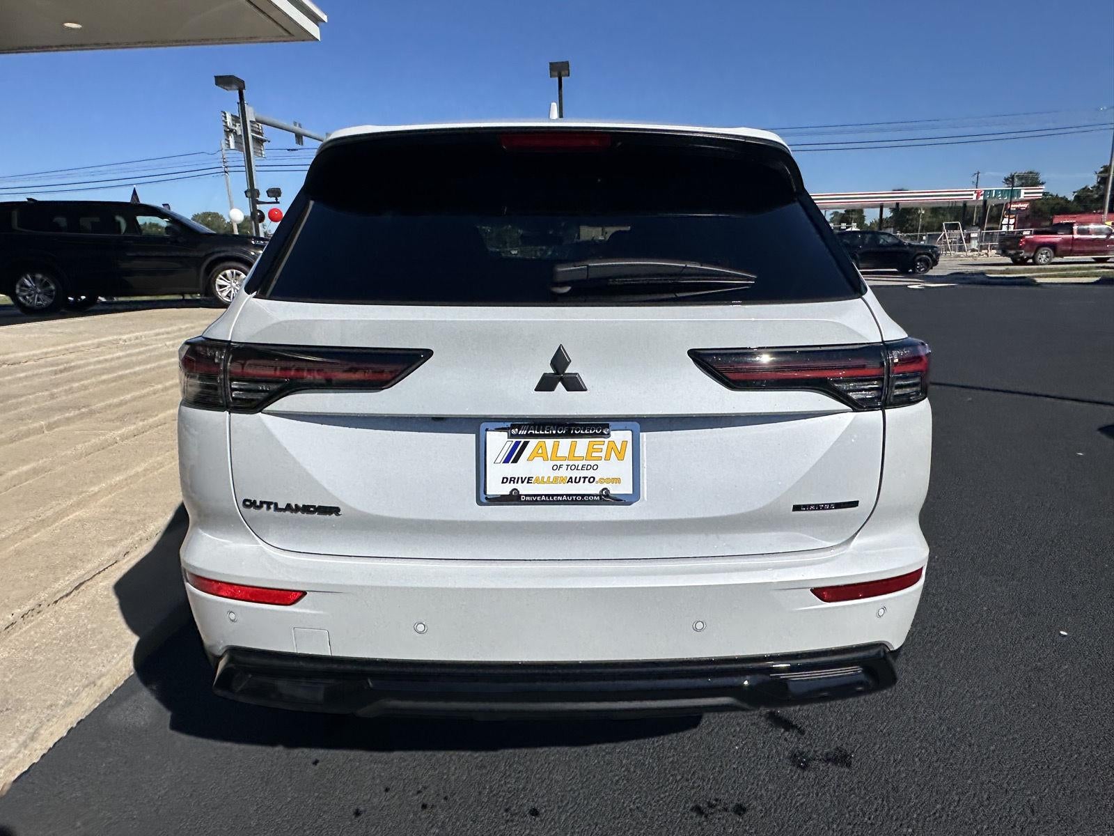 2026 Mitsubishi Outlander LE