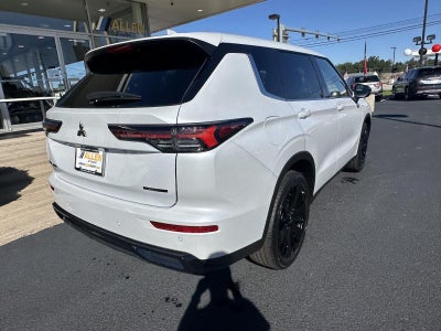 2026 Mitsubishi Outlander LE