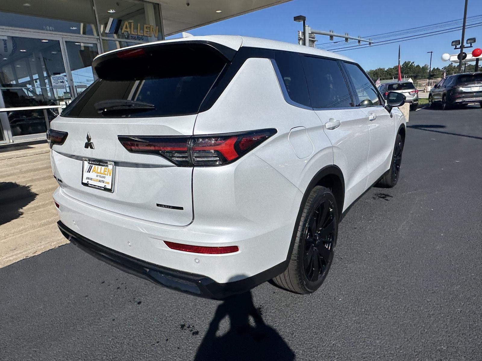 2026 Mitsubishi Outlander LE