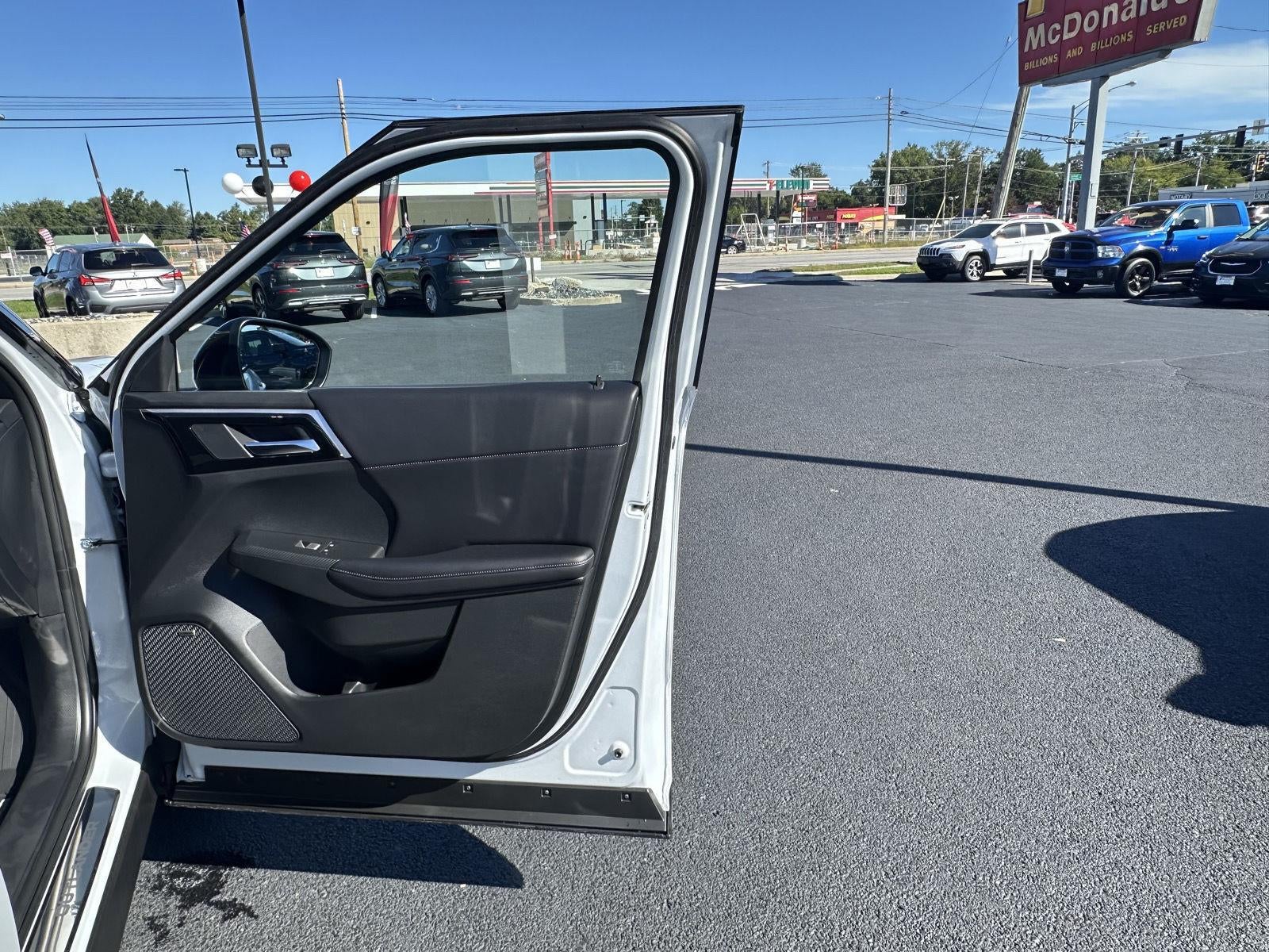 2026 Mitsubishi Outlander LE