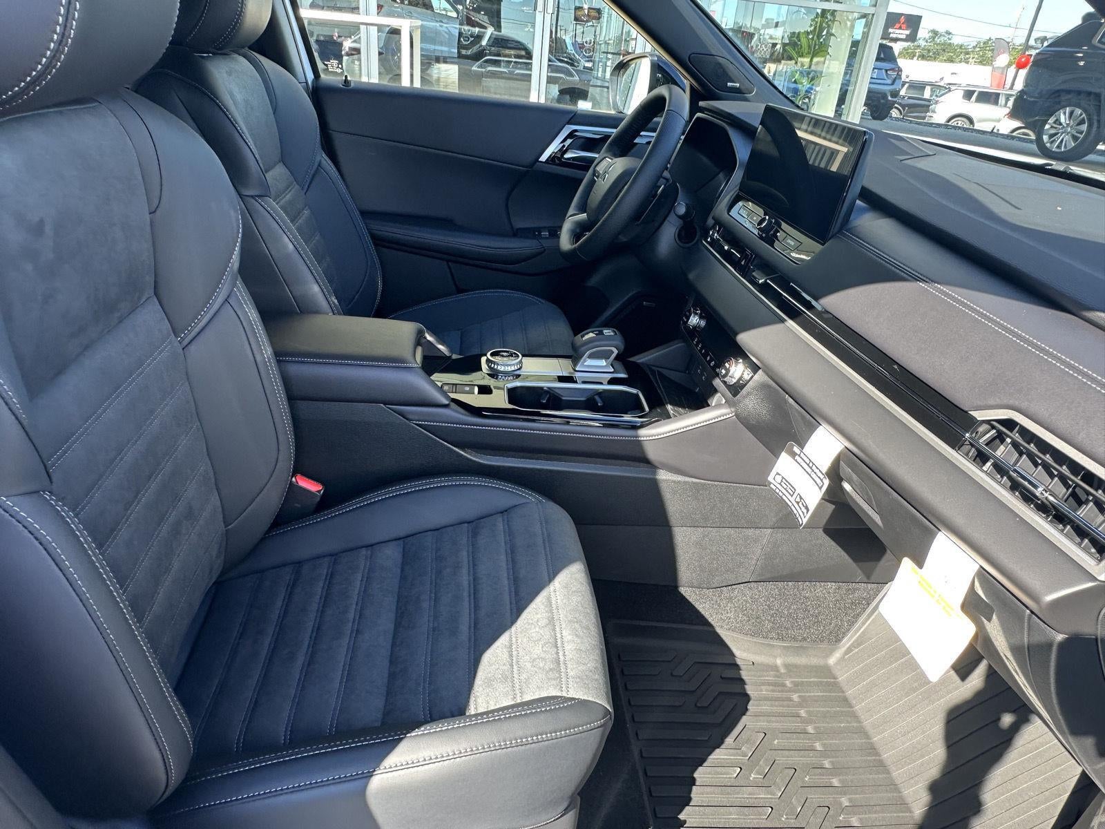 2026 Mitsubishi Outlander LE