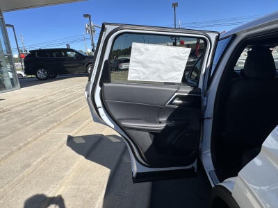 2026 Mitsubishi Outlander LE